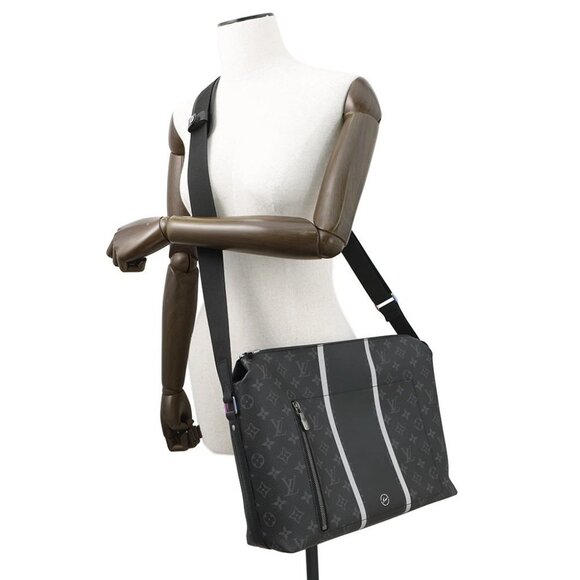 LOUIS VUITTON Apollo messenger Size MM Monogram Eclipse Noir - Picture 1 of 15